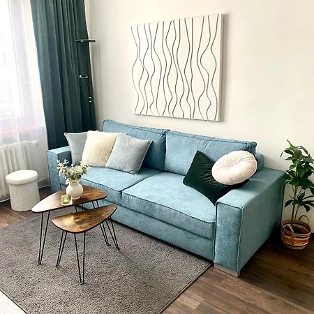 James Dean Apartment - Next To Nivy Bus Station & Mall Bratislava Extérieur photo
