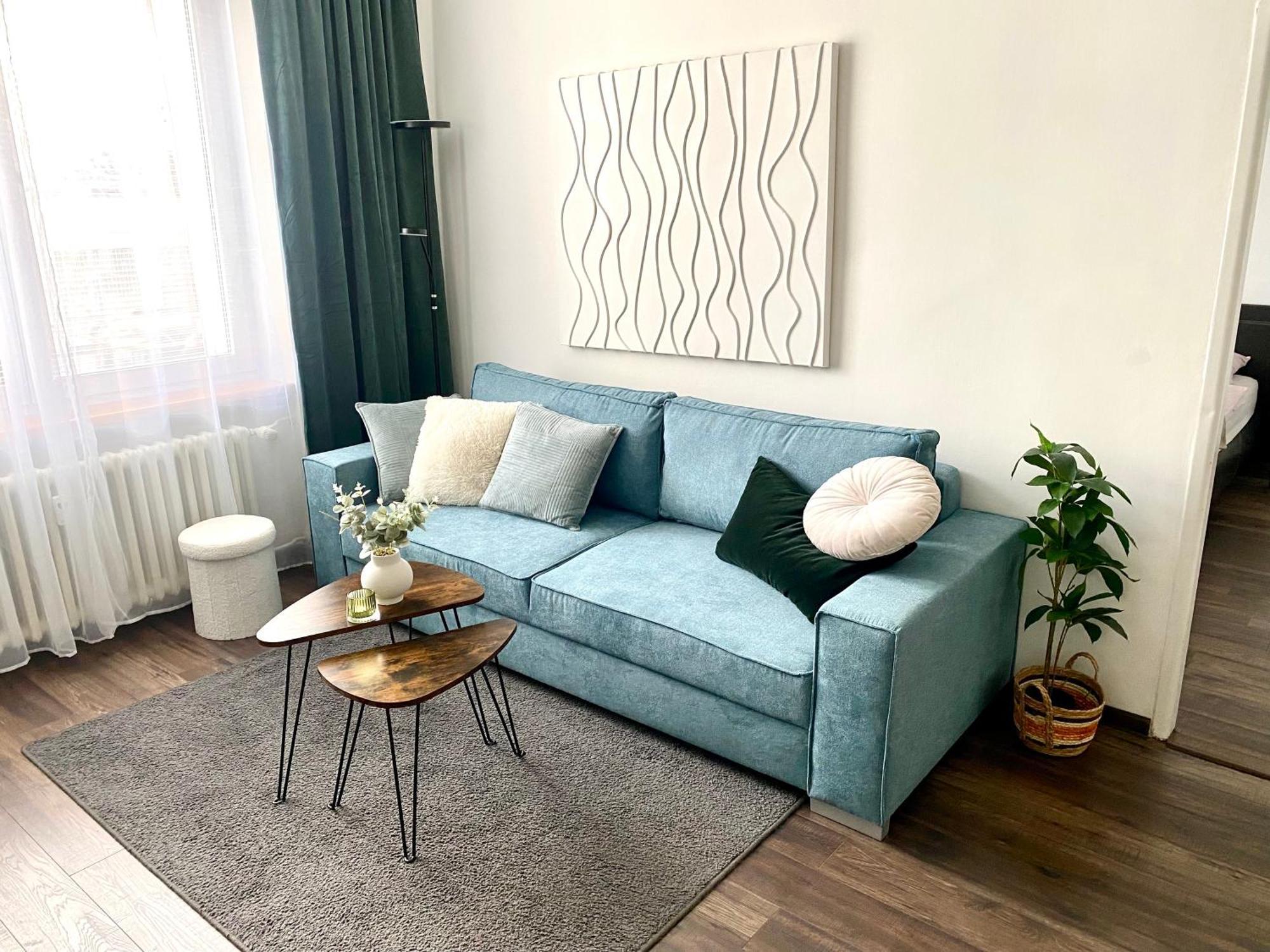 James Dean Apartment - Next To Nivy Bus Station & Mall Bratislava Extérieur photo